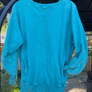 Zenana Outfitters Turquoise Sweatshirt with Pockets M